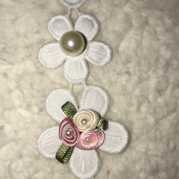 New 1Yard of Pearl & Flower Appliqués - Picture 4 of 5